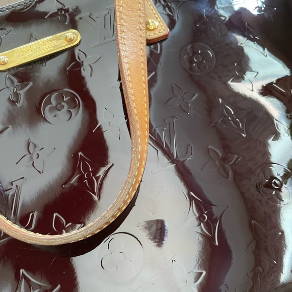 ⭐️ SOLD ⭐️ Louis Vuitton - Vernis Bellevue PM in Amarente - Picture 6 of 12